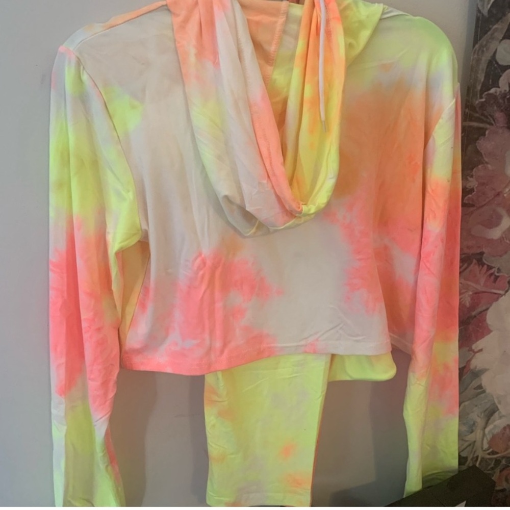 Tie-Dye Cropped Set NWT - Picture 2 of 2